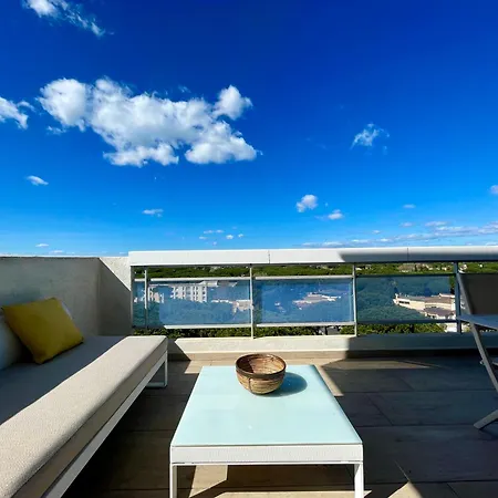 شقة Pgh N30 - Centre-ville, Roof-top & Parking Prive *